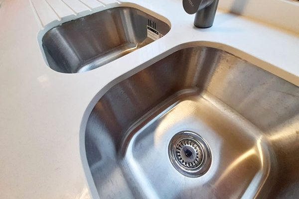 MUEBLES DE COCINA A MEDIDA - MUEBLES DE OFICINA - MUEBLES A MEDIDA - FABRICA DE MUEBLES CUANTIKA ESPACIOS