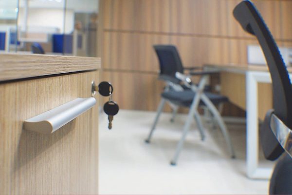 MUEBLES-DE-COCINA-A-MEDIDA---MUEBLES-DE-OFICINA---MUEBLES-RETAIL---FABRICA-DE-MUEBLES-CUANTIKA-ESPACIOS